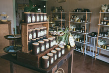 Load image into Gallery viewer, Candle Pouring Class Paia