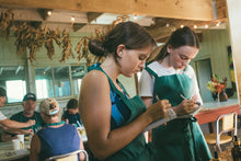 Load image into Gallery viewer, Candle Pouring Class Paia